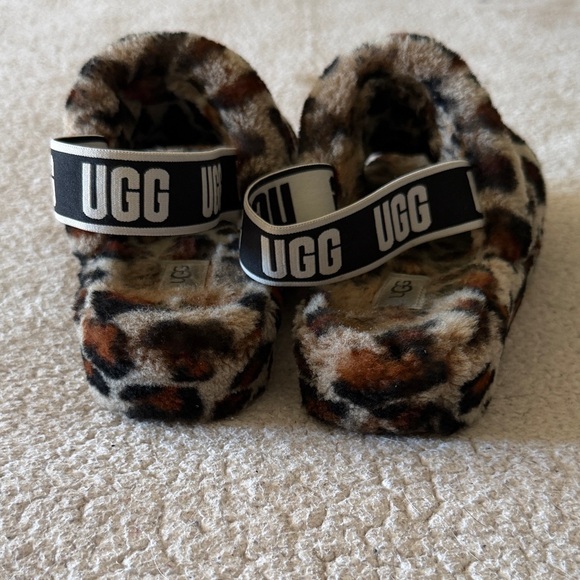 UGG Leopard Print Fluffy Slippers Size 9 - Picture 5 of 8